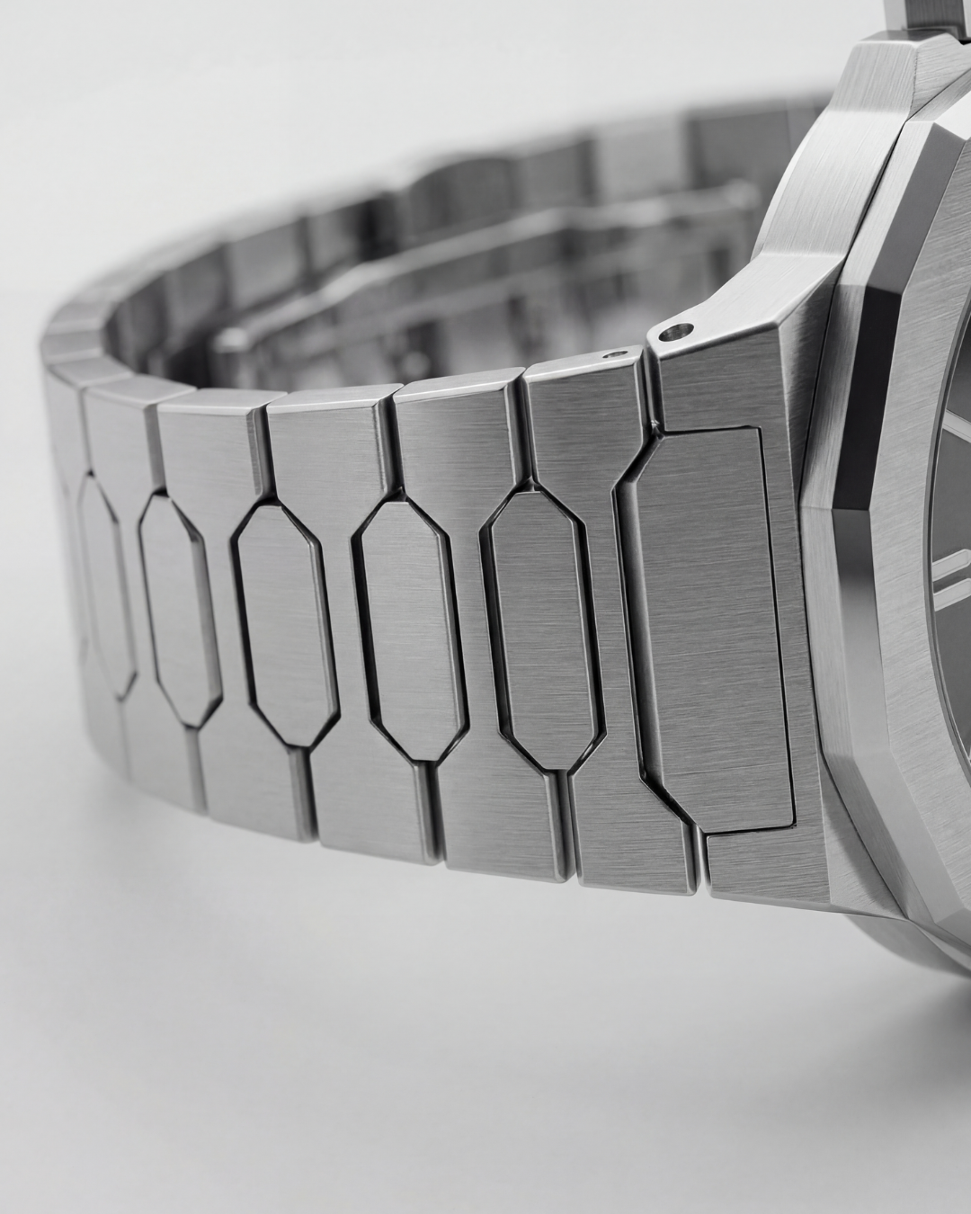 Bracelet That Sits Like a Second Skin